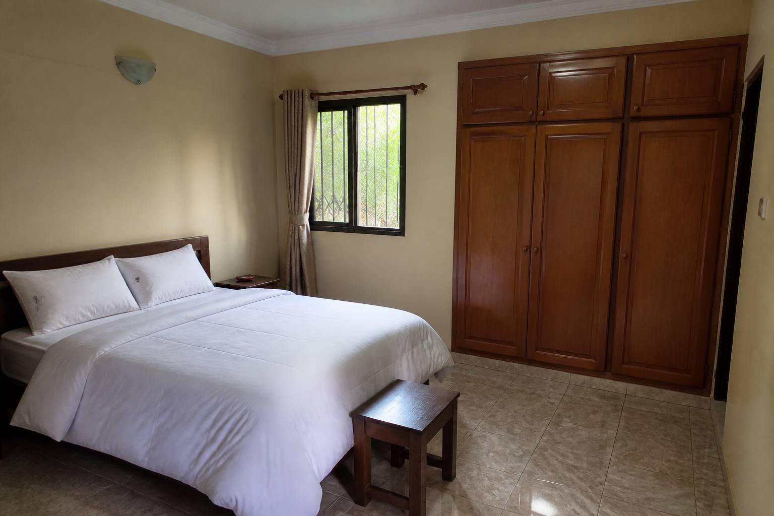 Guest apartment bedroom